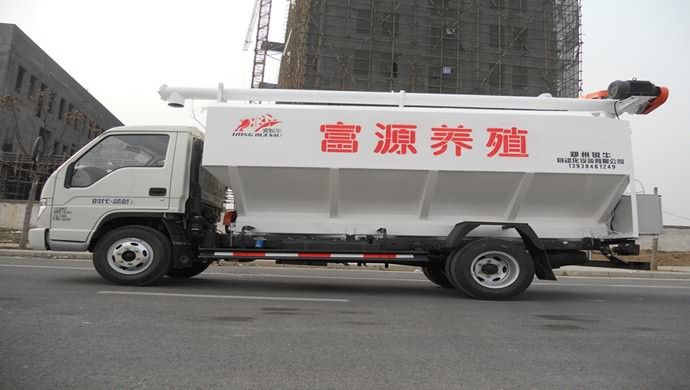 场内饲料转运车 场内饲料转运车